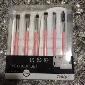 NIB Eye 7 Piece Makeup Brush Set